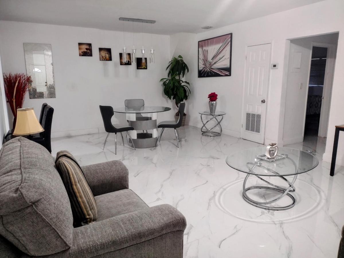 נורת' מיאמי ביץ' Cheerful 3-Bedroom Home /Ac+ Free Parking מראה חיצוני תמונה