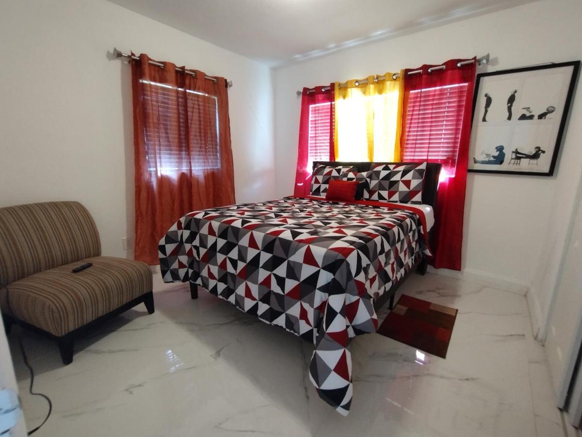 נורת' מיאמי ביץ' Cheerful 3-Bedroom Home /Ac+ Free Parking מראה חיצוני תמונה