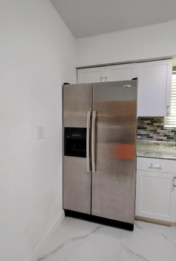 נורת' מיאמי ביץ' Cheerful 3-Bedroom Home /Ac+ Free Parking מראה חיצוני תמונה