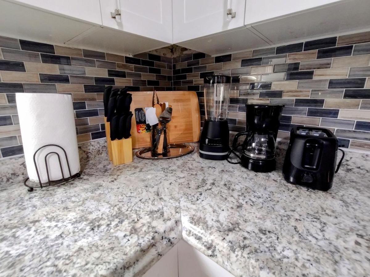 נורת' מיאמי ביץ' Cheerful 3-Bedroom Home /Ac+ Free Parking מראה חיצוני תמונה
