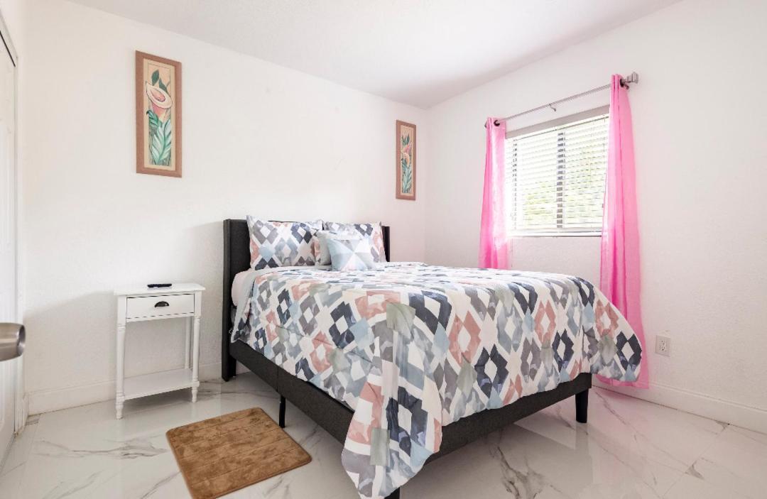 נורת' מיאמי ביץ' Cheerful 3-Bedroom Home /Ac+ Free Parking מראה חיצוני תמונה
